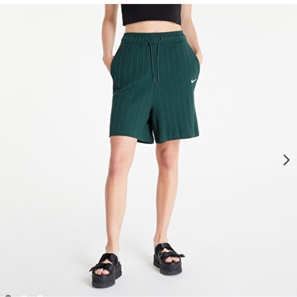 SHORTS NIKE SPORTSWEAR WOMEN'S RIBBED JERSEY BALLER SHORTS - Picture 1 of 5